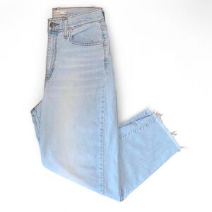 Levi’s Light Denim High Waisted Taper Jeans Size 28
